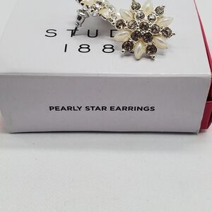 Pearly Star Earrings - Silver and Cream